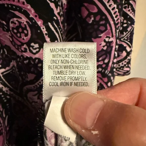 Croft & Barrow Colorful Top. - Picture 5 of 5